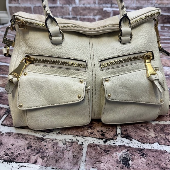 Aimee Kestenberg Satchel Crossbody Bag Ivory Leather Gold Hardware Pocketbook - Picture 3 of 16